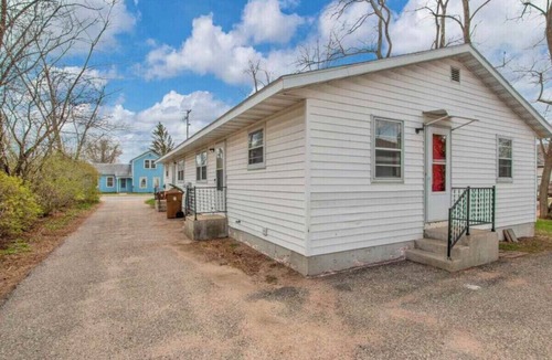 Stevens Point House | Great location duplex