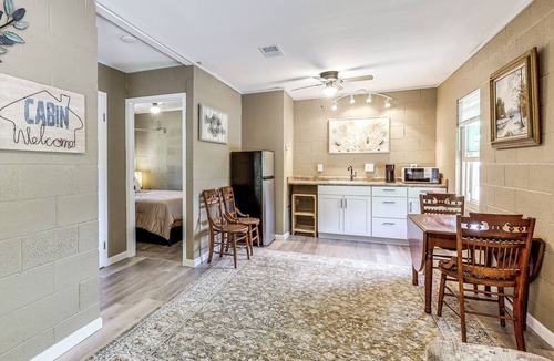 Clinton Cottage | Greers Ferry Lake Access! Cozy & Wooded Retreat