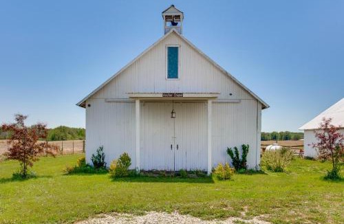 Frederick House | Group Getaway in Historic Barn: 2 Mi to Rushville