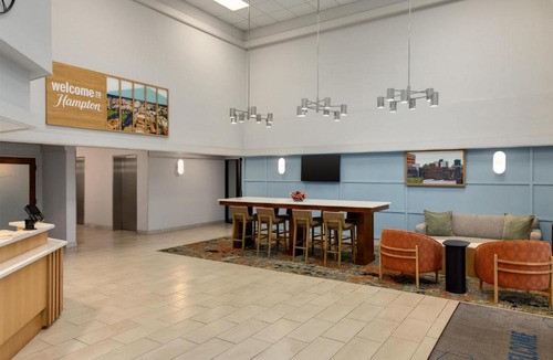 Springfield Hotel | Hampton Inn Springfield-South