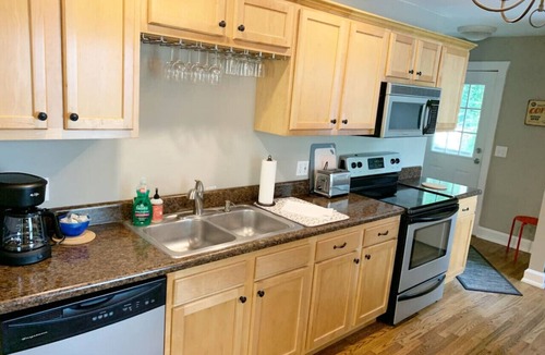 Glencliff Villa | Hangout House play, work, and visit