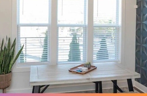 Madison House | Hank's Hangout 24–Rooftop Deck–Sleeps 8