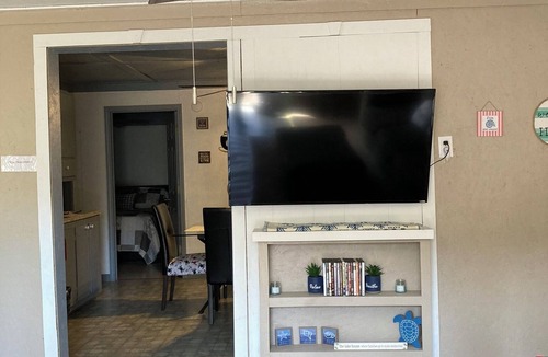 Cub Run Cabin | Happy Hills 😁is a 3bedroom 1bath DIY cabin with side patio and garage