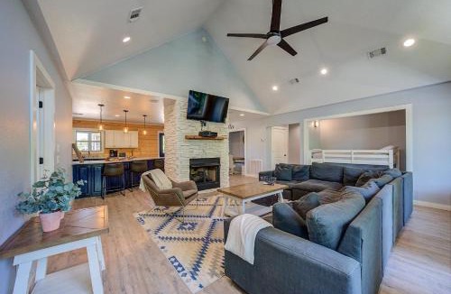 Glenwood House | Happy Times on Caddo River by StayLage