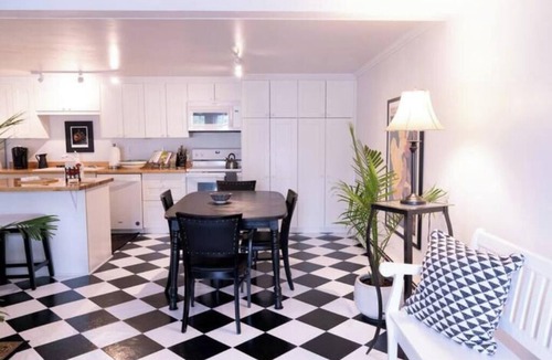 Pepin Apartment | Harbor Hill Inn Cottage - River Walk Suite