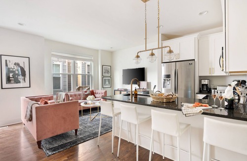 Chestnut Hill Apartment | Hart Suite Buyout 7 by AvantStay | 2 Town Houses w/Stunning Amenities & Design