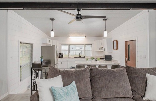 King House | Haven at the Harbor - Chain of Lakes!