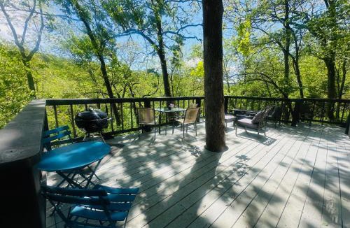 Sylvan Shores House | Henry Hollow Retreat Terrace