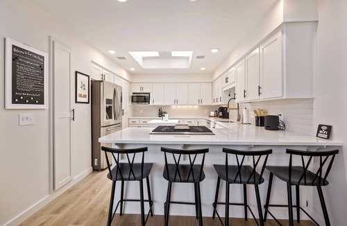 Lowell House | Hickory - Beaver Lake Waterfront