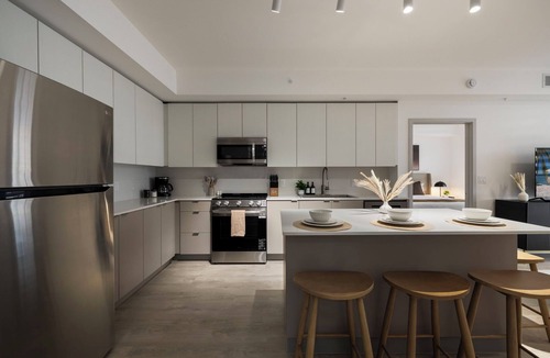 North Miami Apartment | High Floor Property-Expansive Views- Sleep 6 Miami