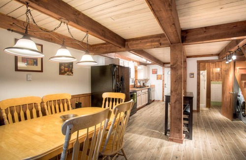 Gold Bar House | High River Haven: Cozy pet friendly riverfront cottage, a perfect couples retreat!