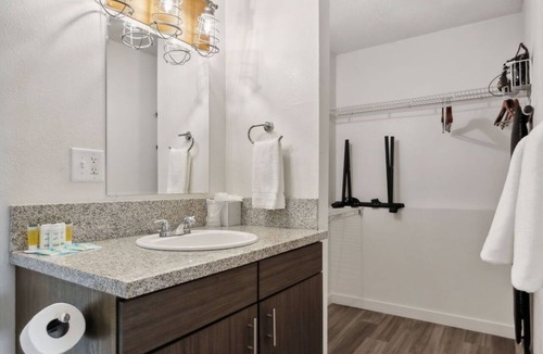 Nashville Hotel | Hillside Crossing Nashville