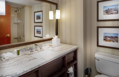Airport Township Hotel | Hilton St. Louis Airport