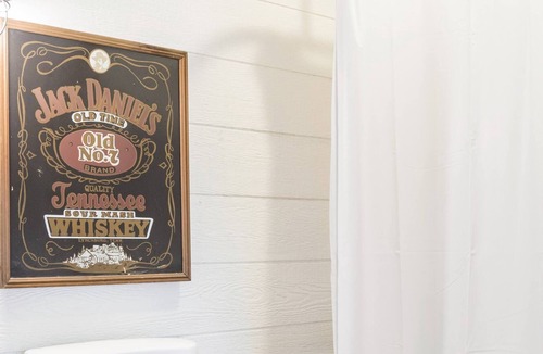 Cleveland Park Cottage | Hip, Cozy Cottage with a Fire Pit in Cleveland Park