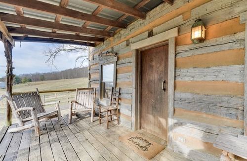 Jonesborough Cabin | Historic Jonesborough Cabin w/Fire Pit & Grill!