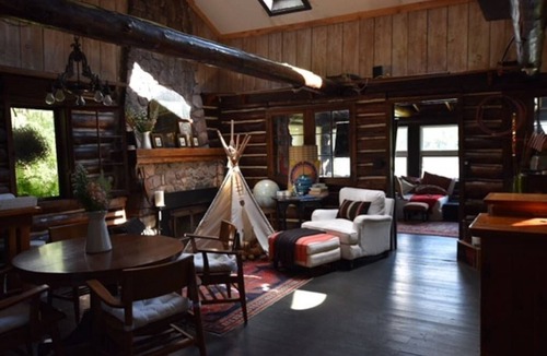 Waupaca Cabin | Historic Log Cabin on Miner Lake - Chain O' Lakes