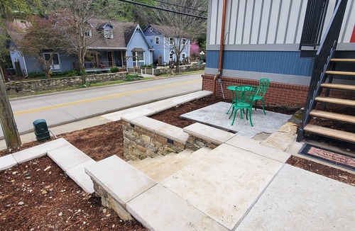 Eureka Springs Historic District House | HIstoric Tiny House - Down on Main Street!