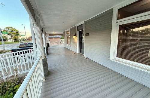 Beatrice House | HISTORICAL & CHARMING RETREAT: 5-bedroom home ready for your stay!