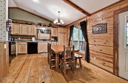 Sylvan Shores House | Holiday homes in AR, USA