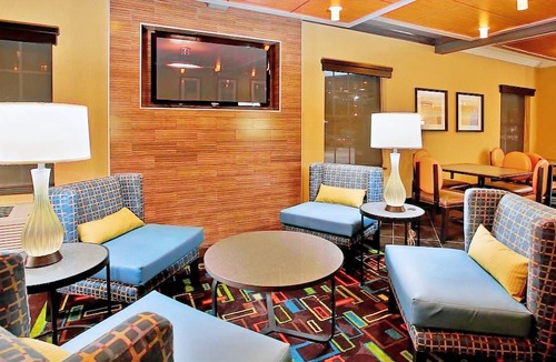 North Kansas City Hotel | Holiday Inn Express Hotel & Suites North Kansas City, an IHG Hotel