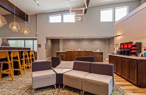 Gonzales Hotel | Holiday Inn Express & Suites Gonzales, an IHG Hotel