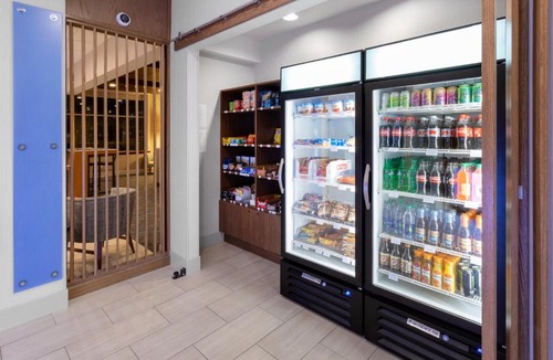 Downtown Minneapolis Hotel | Holiday Inn Express Hotel & Suites Minneapolis-Downtown Convention Center by IHG