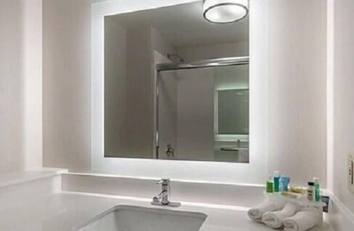 Burlington Hotel | Holiday Inn Express Hotel & Suites Burlington by IHG