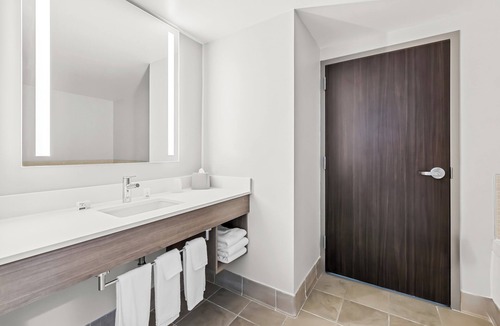 Hendersonville Hotel | Holiday Inn Express Nashville-Hendersonville by IHG
