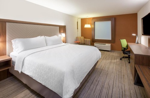 Onalaska Hotel | Holiday Inn Express & Suites Onalaska - La Crosse Area by IHG