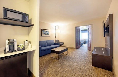 Winona Hotel | Holiday Inn Express & Suites Winona by IHG
