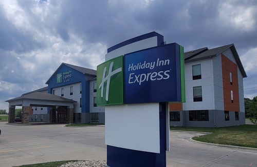 Junction City Hotel | Holiday Inn Express & Suites Junction City by IHG