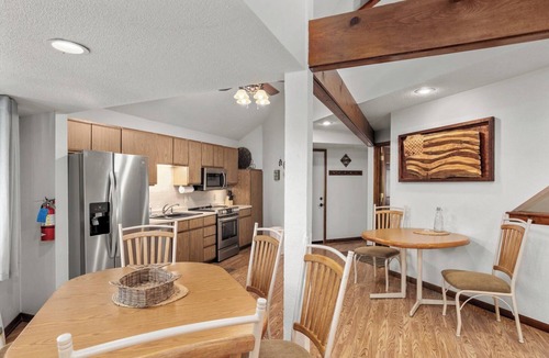 Osage Beach Villa | Holiday Shores 17 - Three Bedroom Villa, Sleeps 8