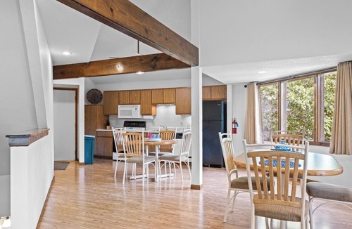 Osage Beach Villa | Holiday Shores 18 - Three Bedroom Villa, Sleeps 8