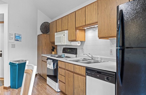 Osage Beach Villa | Holiday Shores 18 - Three Bedroom Villa, Sleeps 8