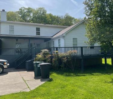 Hendersonville House | Home just outside of Hendersonville