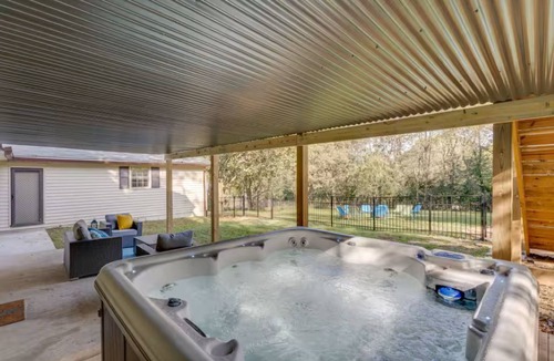 Hendersonville House | Home Sweet Hillsdale, Near Nash and the LAKE!
