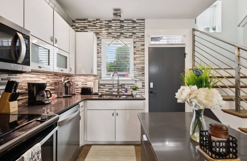 Cleveland Park House | Home w/rooftop skyline views steps from Broadway!