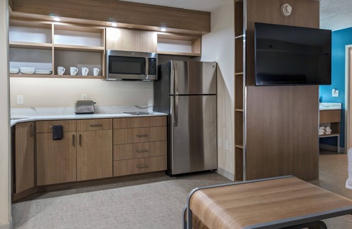 Wheatland Hotel | Homewood Suites by Hilton Oklahoma City Airport