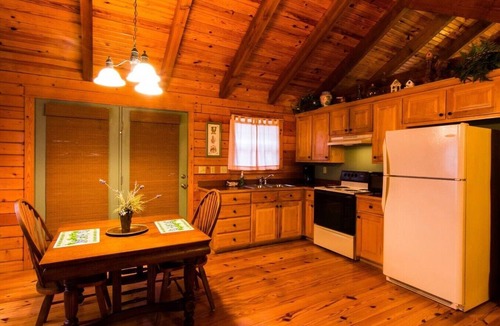 Garfield Cabin | Honeymoon Lake View Log Cabin