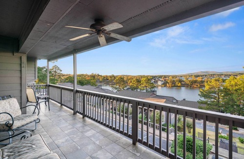 Lake Hamilton Condo | Hot Springs Vacation Rental w/Game Room!