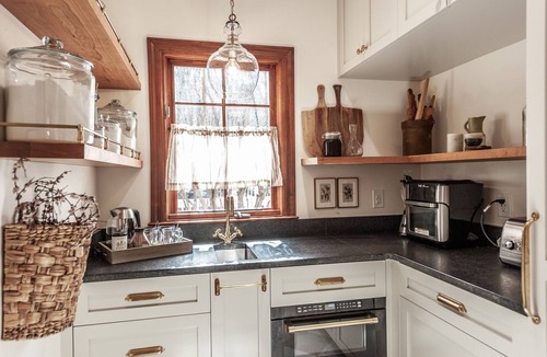 Hendersonville House | Hot tub estate on blackberry farm min from Broadway