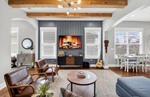 North Nashville House | Hot Tub, Fire Pit, King Bd & IG Opps - 5 min to DT