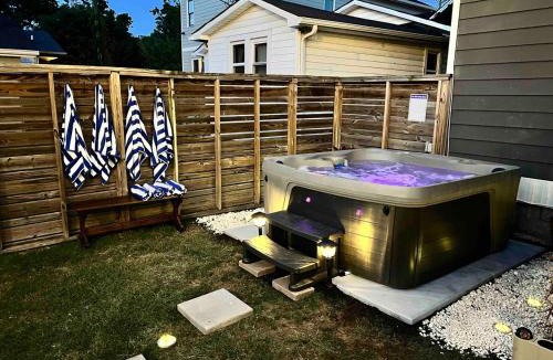 North Nashville House | Hot Tub, Fire Pit, King Bd & IG Opps - 5 min to DT
