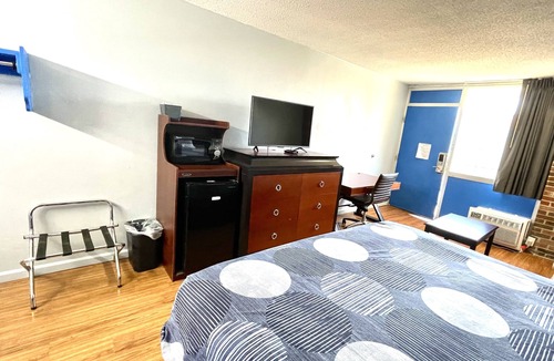 Nashville Hotel | Hotel Room With King Bed