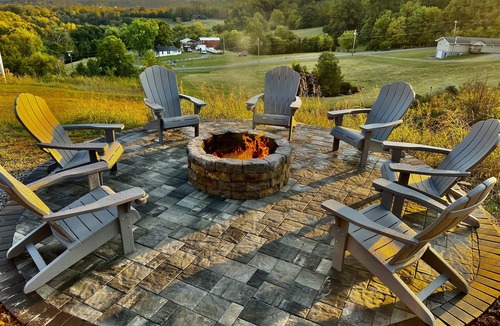 Kodak Cabin | Huge Mountains ⛰ Wheelchair Accessible, Sauna, Hot-tub, Pool table, Fire pit