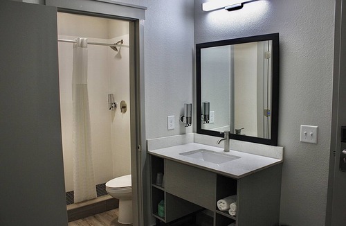 Millersville Hotel | Hummingbird Hotel