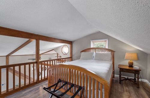 Grafton House | In the center of all Historic Main Street has to offer