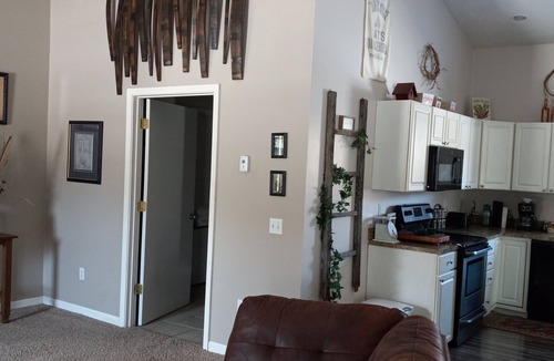 New Hope House | In the middle of nowhere - close to everything! Stay in elegance & comfort