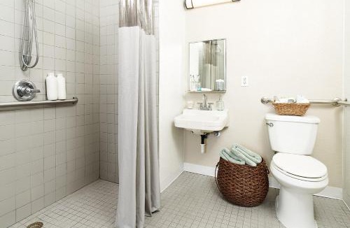 Hazelwood Hotel | InTown Suites Extended Stay St. Louis MO - Hazelwood