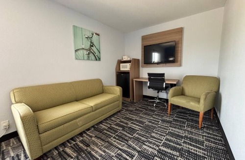 South Jacksonville Hotel | Jacksonville Inn & Suites